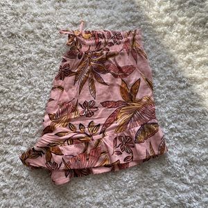 High Waist Floral Ruffle Shorts - L
